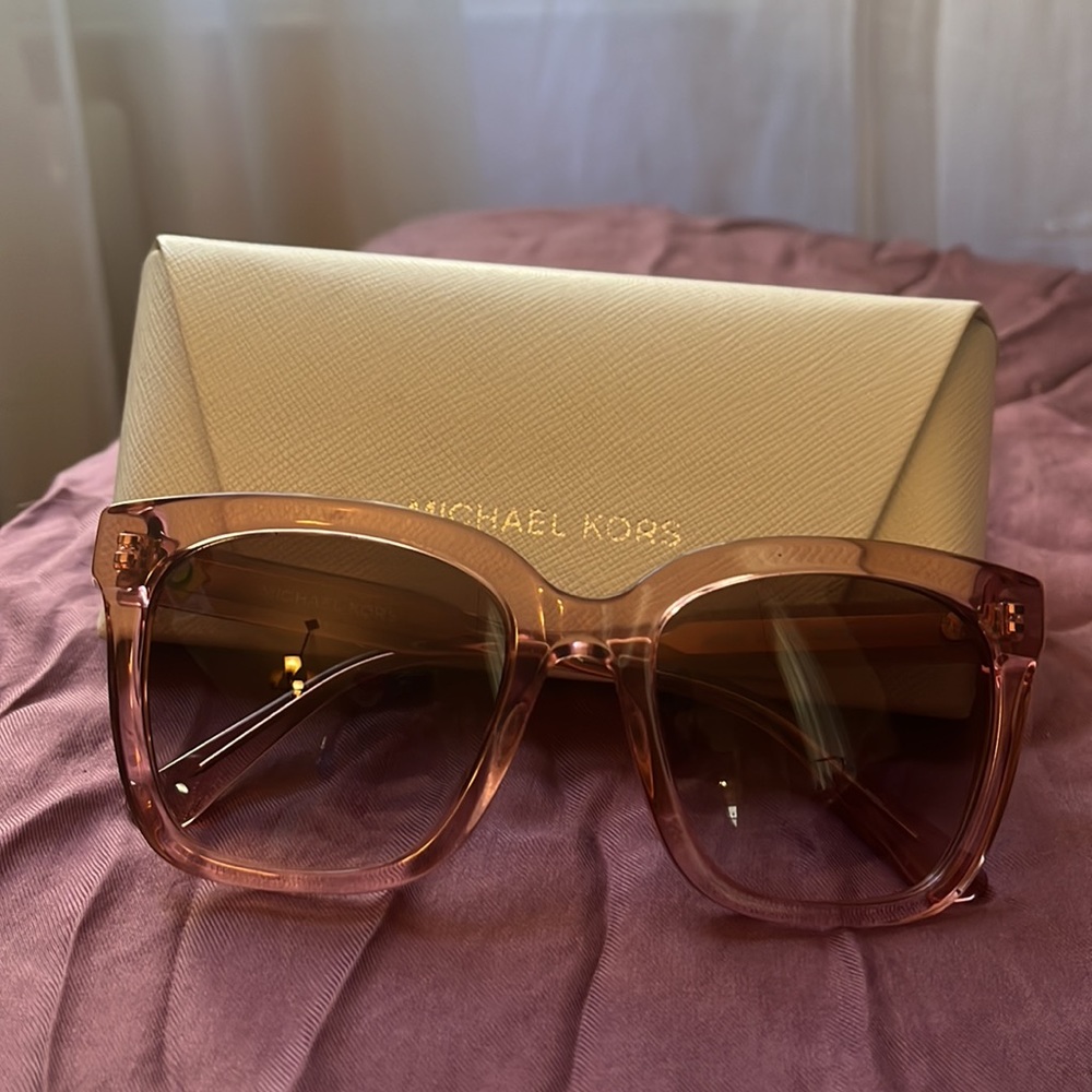 Michael Kors San Marino style sunglasses - Picture 3 of 4